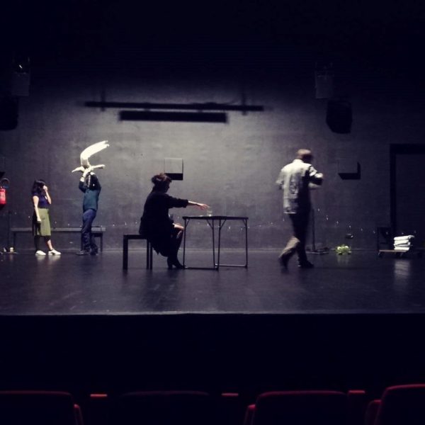 Bord de scène / Esprits