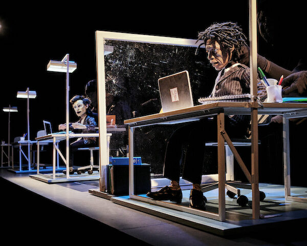 Bord de scène / La (nouvelle) ronde