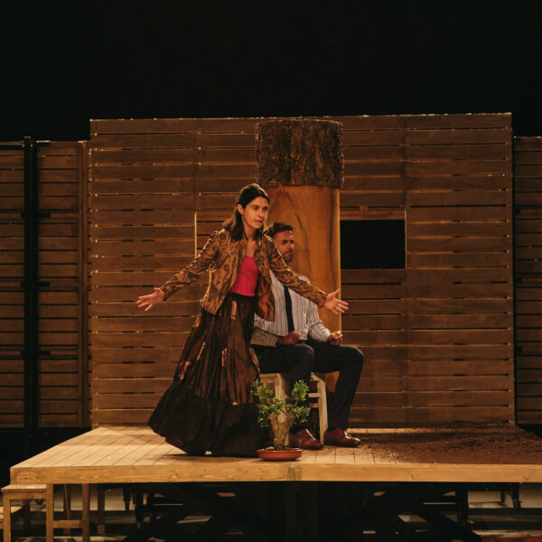 Bord de scène / Catarina et la beauté de tuer des fascistes