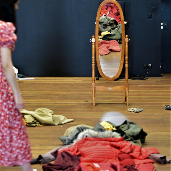 Exposition « Olym-puce » – Variations mythologiques et textiles autour de Sisypholia