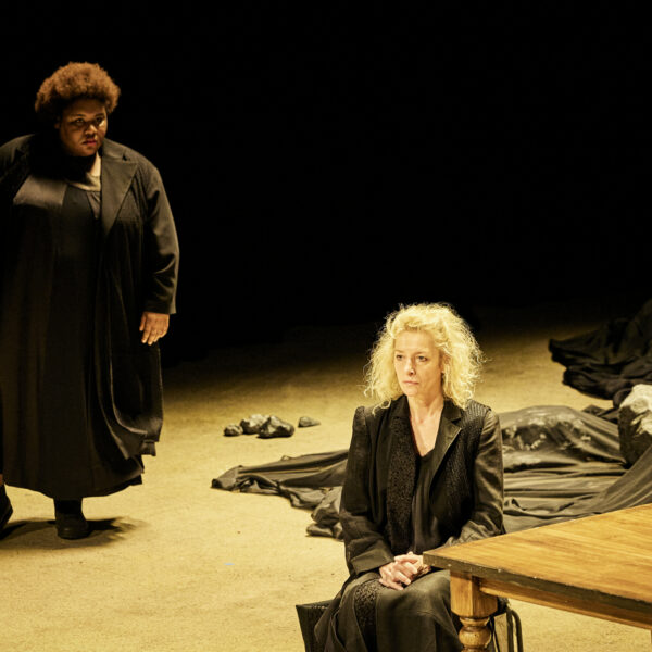 Bord de scène / Hécube, pas Hécube